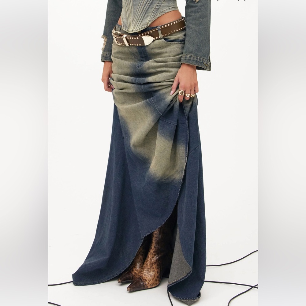 Fashion Nova maxi skirt